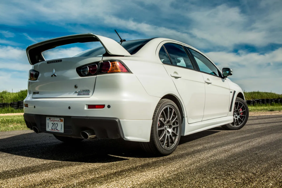 Cola Mitsubishi Evo X