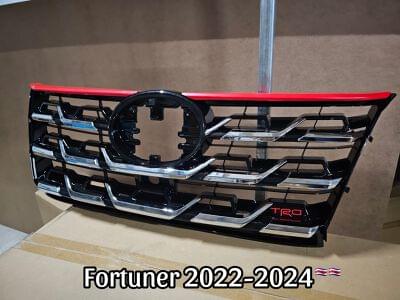 PARRILLA TRD FORTUNER 2022-2024 DETALLES CROMOS